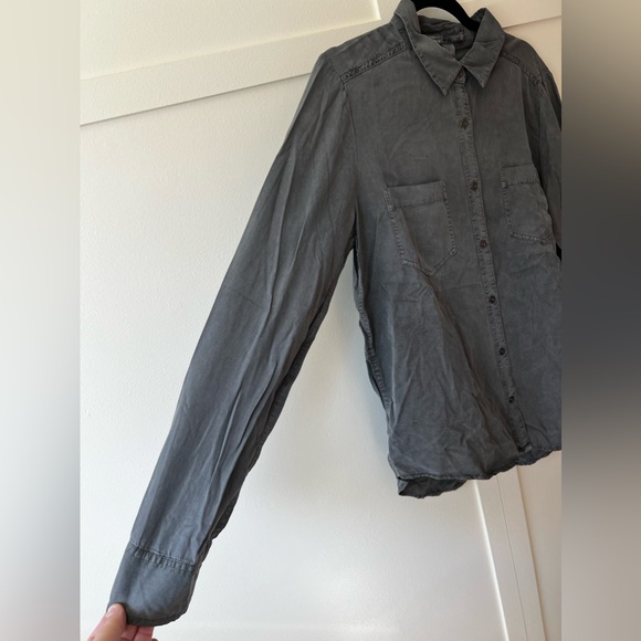 Forever 21 NWT‎ Contemporary Gray Women’s NOTHING Button Down Shirt Size Large - Picture 4 of 12